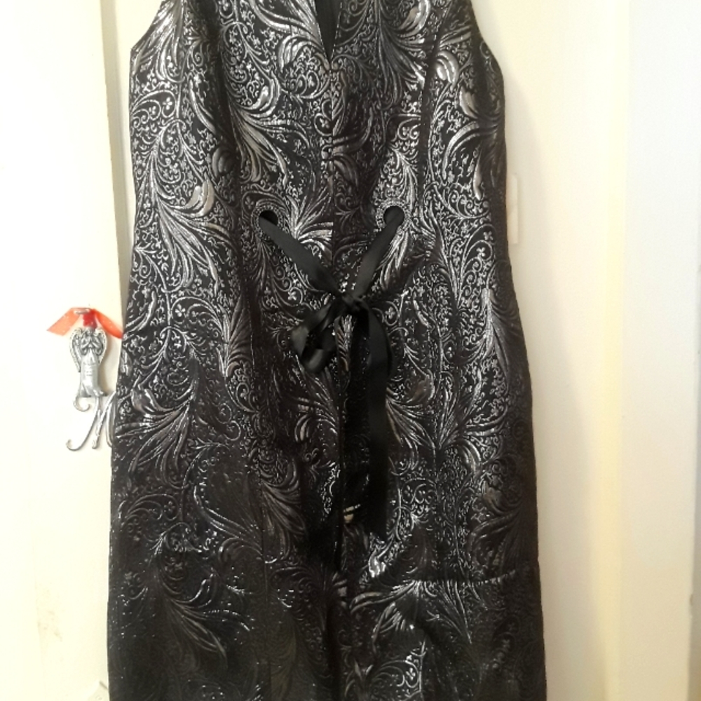 Dress - Picture 4 of 7
